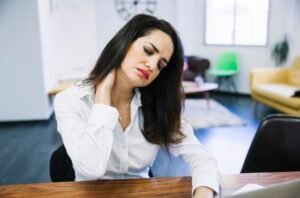 Best Neck Pain Doctor in Faridabad – Dr. Kunal Bahrani